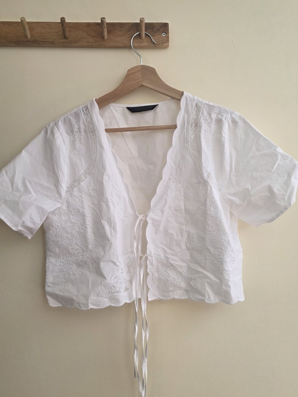 Zara White Embroidered Tie-Front Crop Blouse